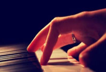 意媒:斯维拉尔想续约后获万欧年薪,蓝军拜仁等队在关注.